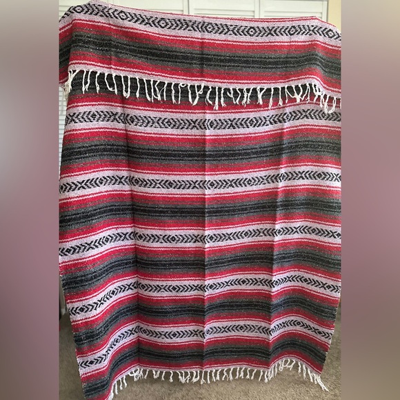 Mexican Sarape Blanket Striped Light Grey, Red and Black Blanket Shawl Full size - Picture 2 of 4